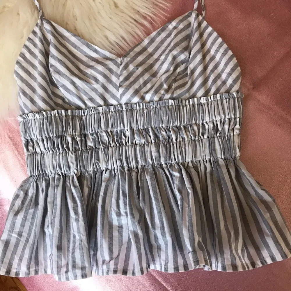 Express peplum Top - Picture 5 of 10